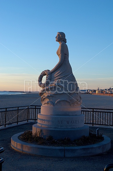 Marine Memorial Statue