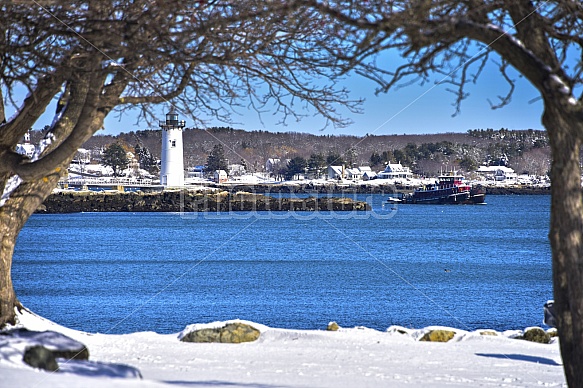 Tugboat heading to Sea